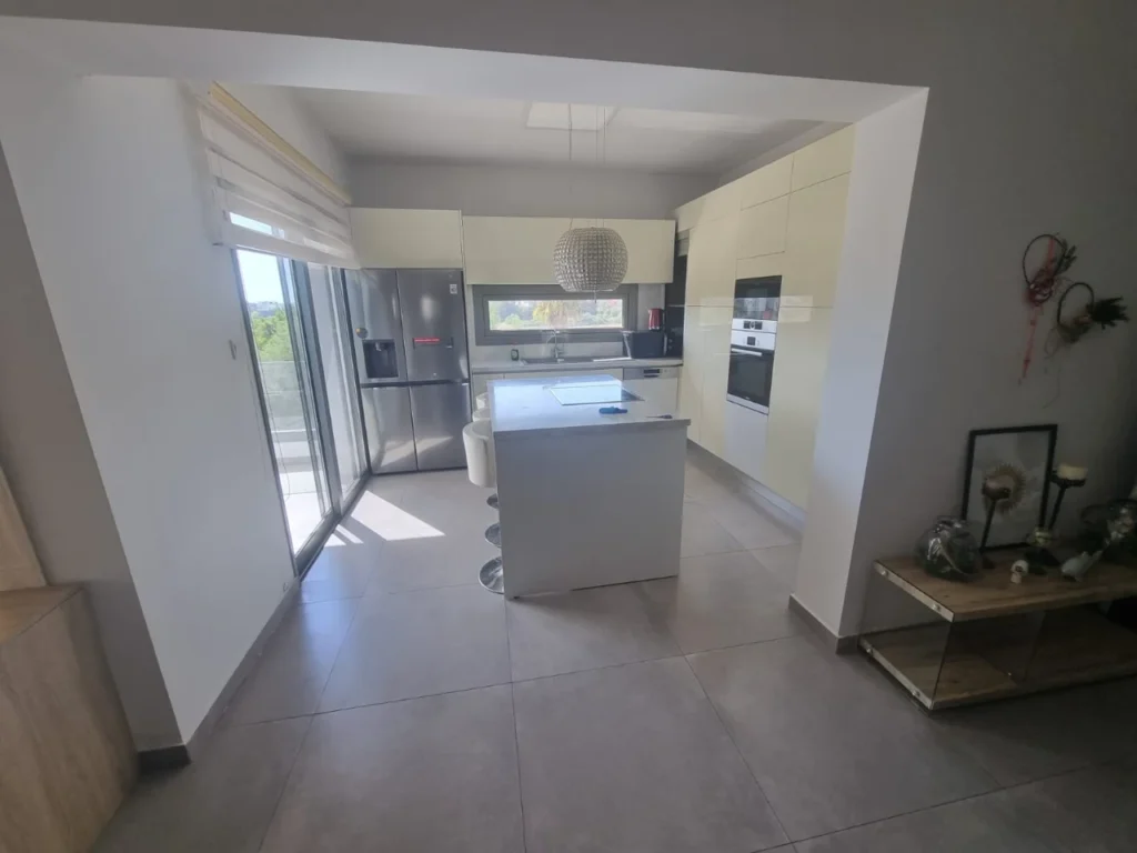 3 Bedroom Apartment Germasogia - Living room